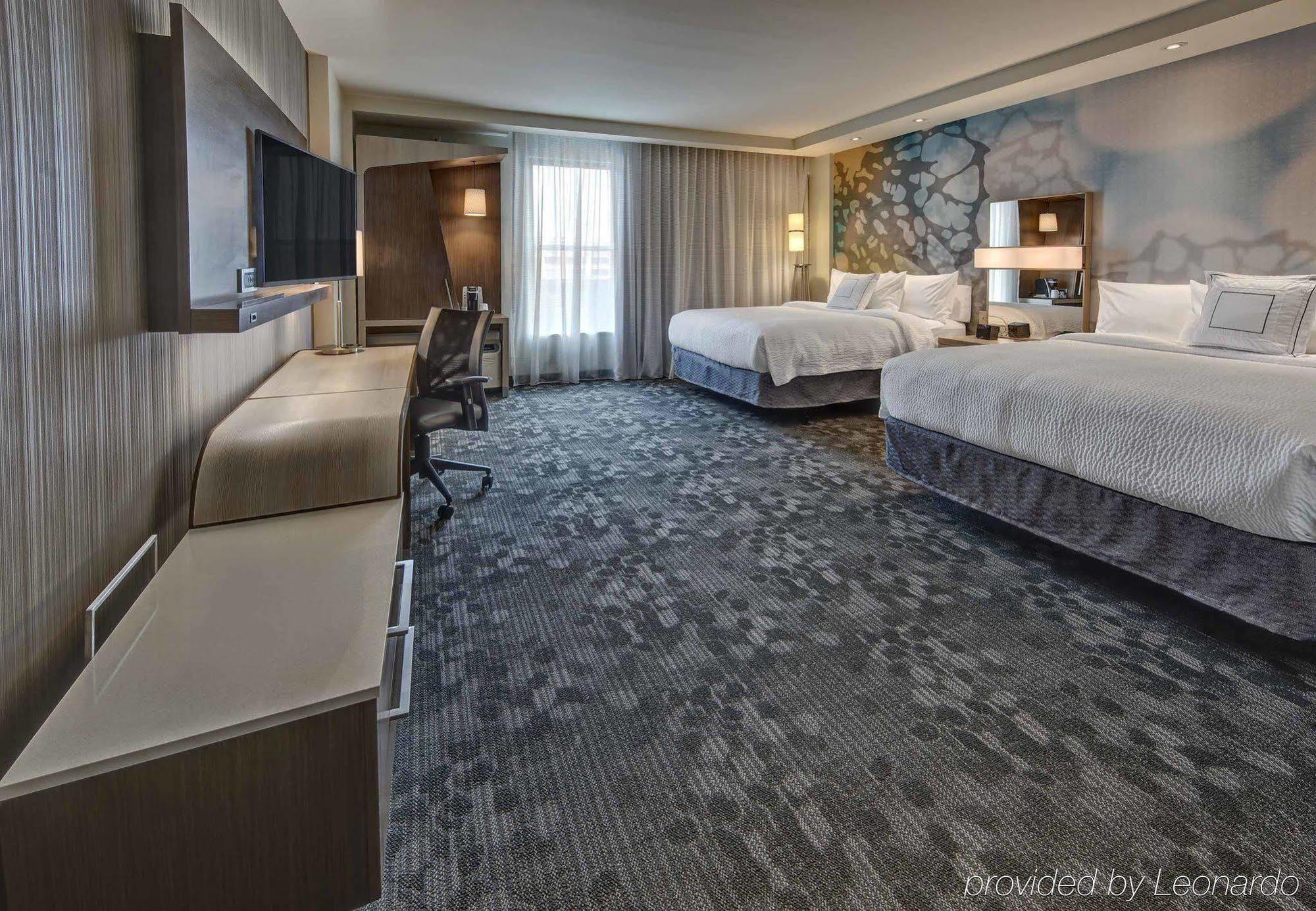 Courtyard By Marriott Kansas City Downtown/Convention Center Exterior photo