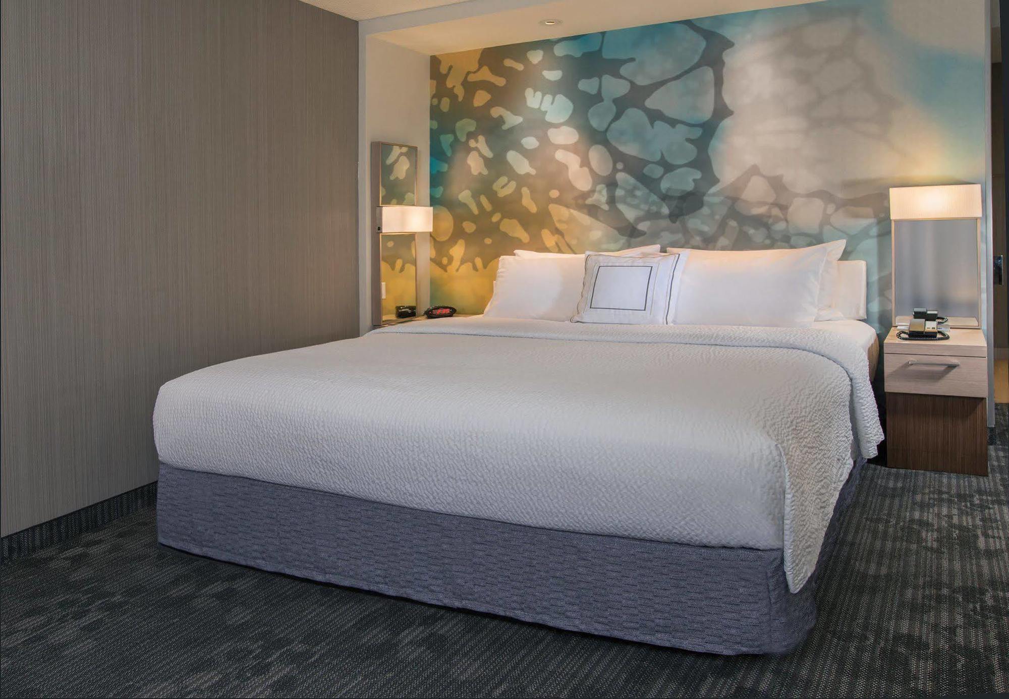 Courtyard By Marriott Kansas City Downtown/Convention Center Exterior photo